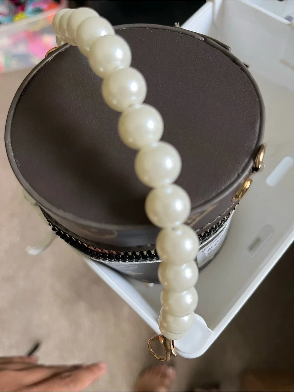 Lipgloss with case
